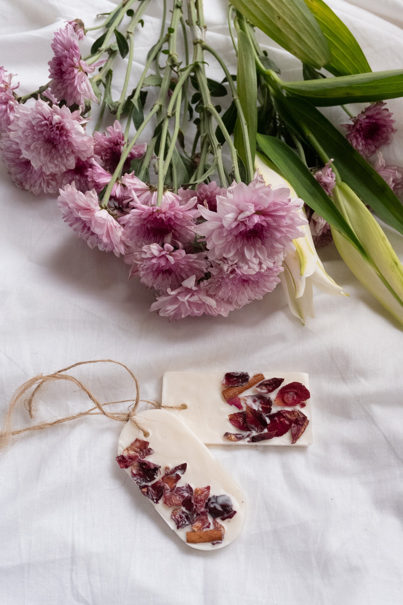 Scented wax tablet: Granduer Blooms